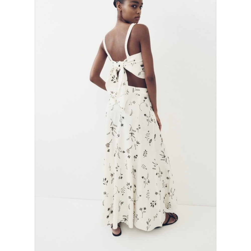 ZARA Floral Cream Linen Maxi Dress with Bow Back
Perfect for graduation!